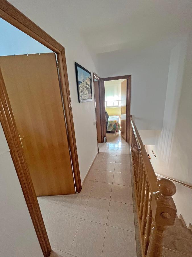 Casa En Vilafortuny Con Barbacoa Piscina Comunitaria Cambrils Exterior foto